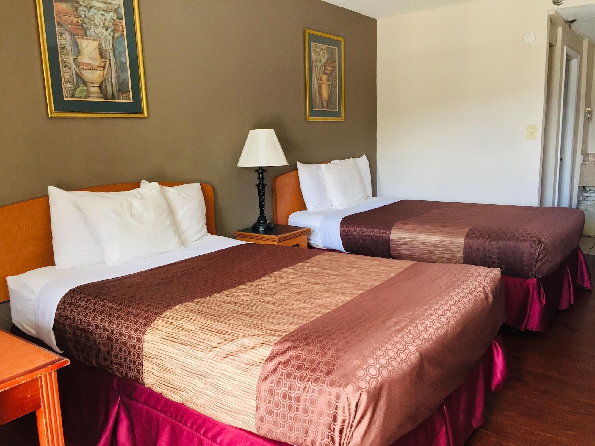 Bear Mount & Hotel Pigeon Forge