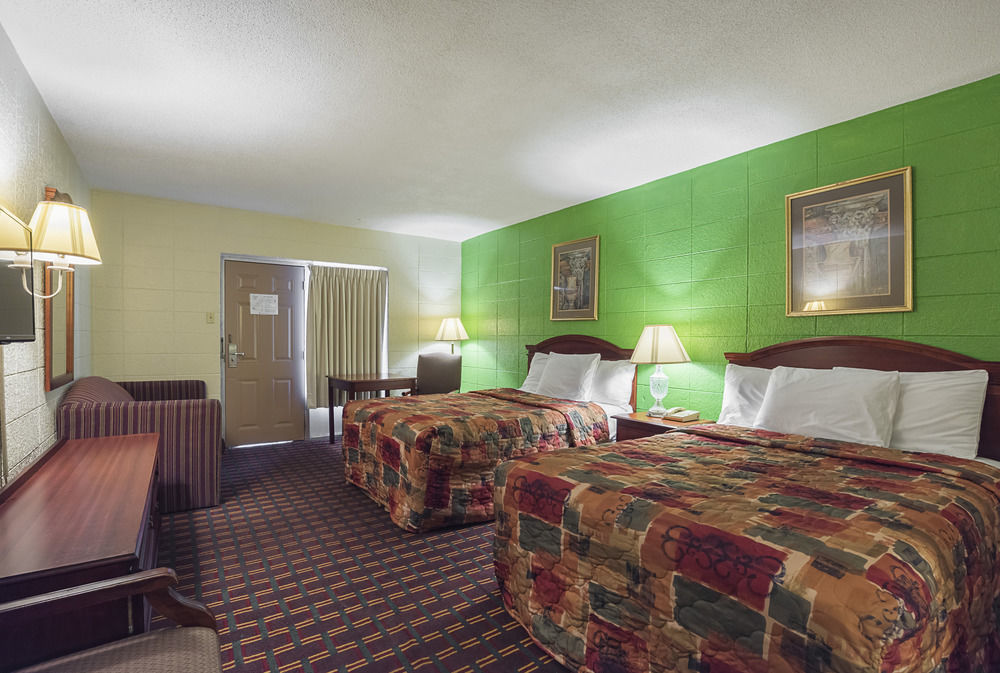 Bear Mount & Pigeon Forge