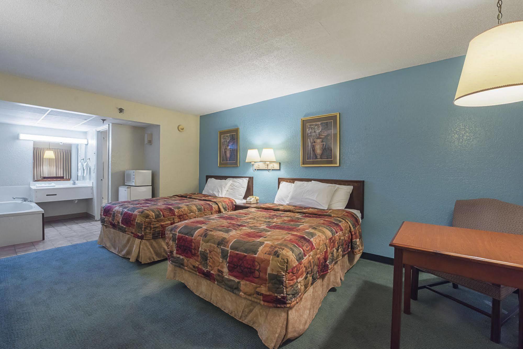 Bear Mount & Pigeon Forge